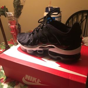 Men’s Vapormax Plus Sz 10